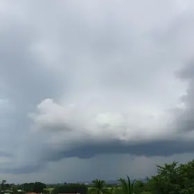 Barbacena deve ter um dia de céu muito nublado com tempestades localizadas