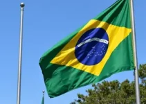 cerimônia de troca da bandeira nacional