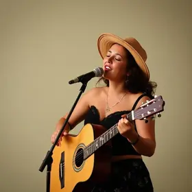 Carol Tostes nova música